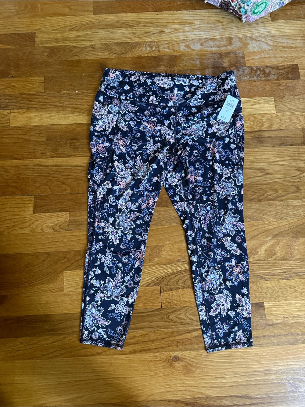 Nwt j Jill navy blue Floral Pattern crop Leggings